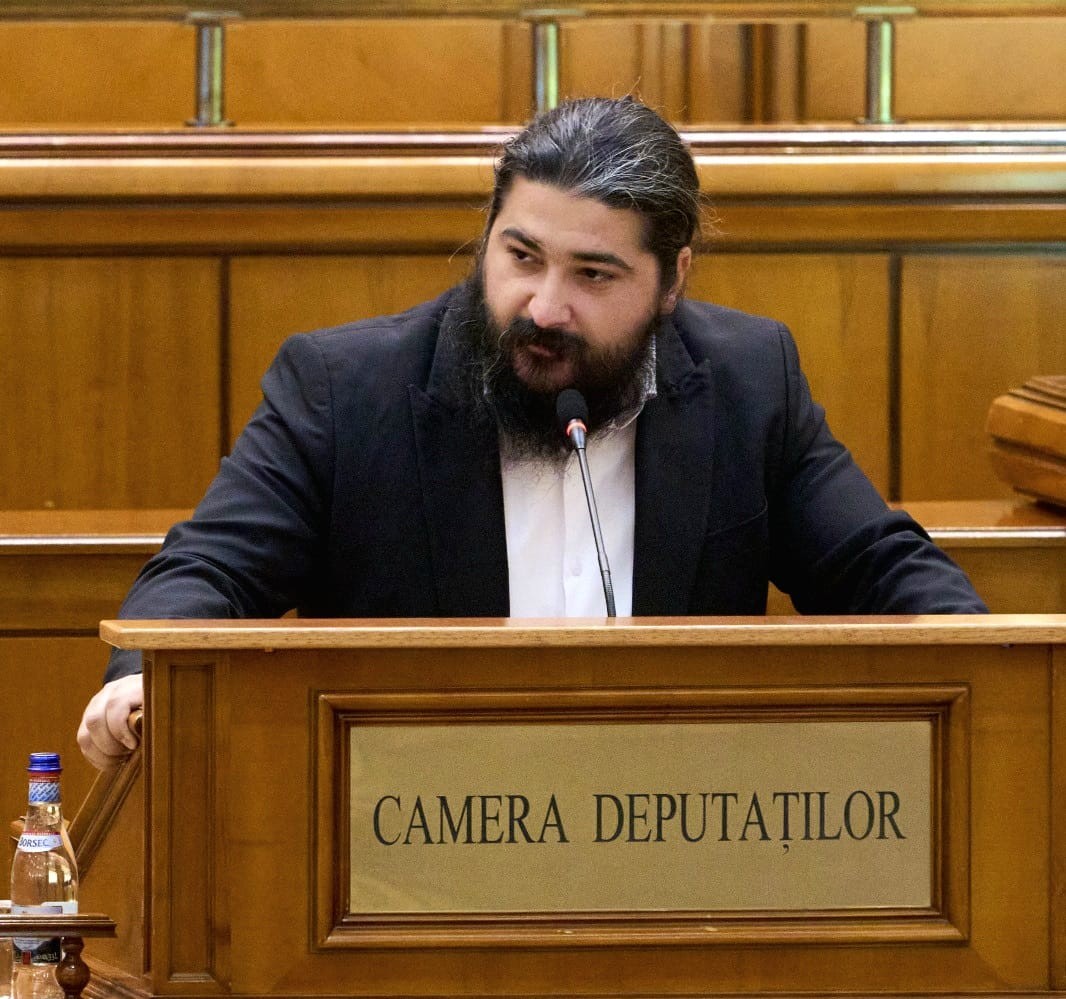 Deputatul Bogdan Velcescu cere explicaţii: „Alo, domnu’ Nicuşor, domnu’ Bolojan, de ce nu vă puneţi voi impozit şi pe datoriile noastre!?”