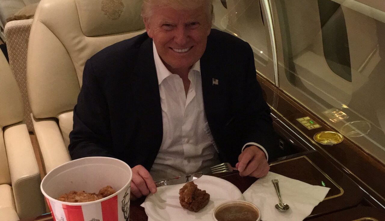 Pasionat de McDonald’s, Trump spune că „probabil ar trebui” să ia medicamente ca să mai slăbească un pic. Președintele SUA are 102 kg