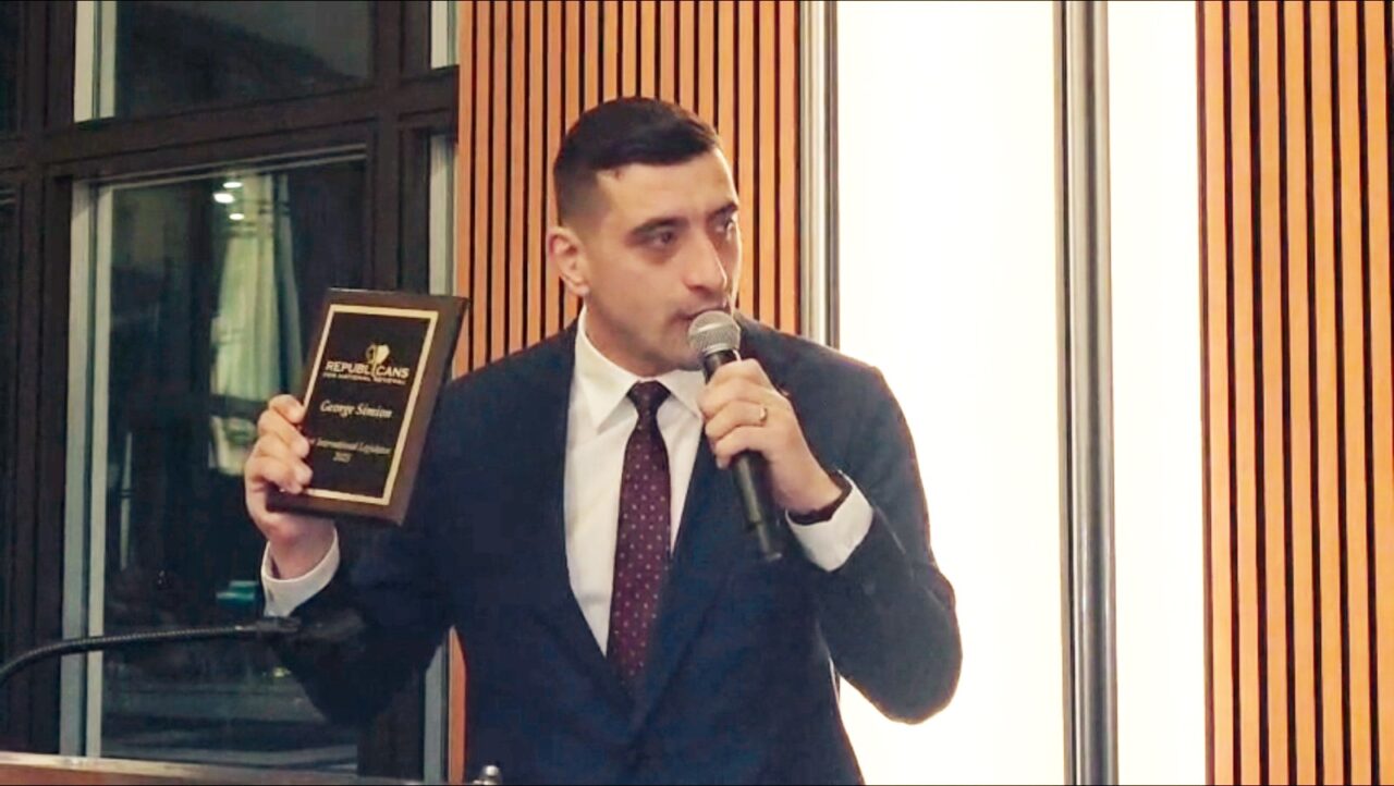 George Simion a fost premiat în SUA după ce a prezentat Congresului american un raport despre anularea alegerilor din România: Ne vom ridica să luptăm