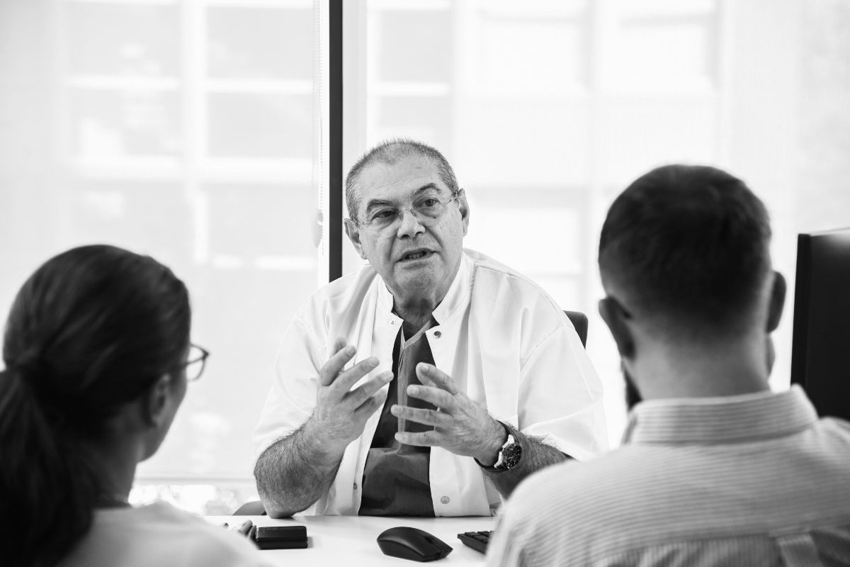 S-a stins din viață doctorul Nicolae Poiană, unul dintre pionierii fertilizării in vitro din România