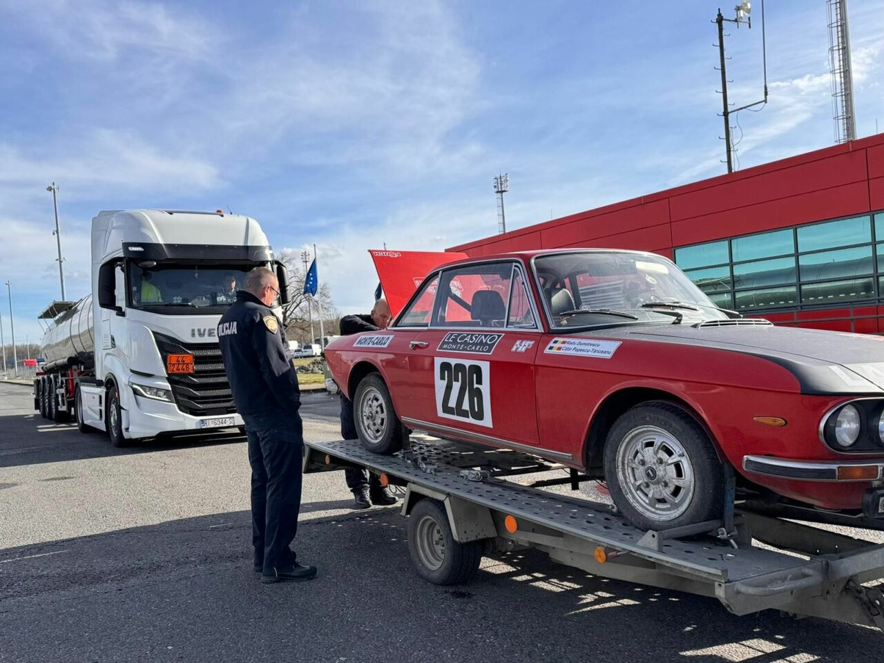 Echipa României a ajuns aproape de Zagreb, în drumul său spre Rallye Monte-Carlo Historique 2026. Traseul de până acum nu a fost lipsit de peripeții