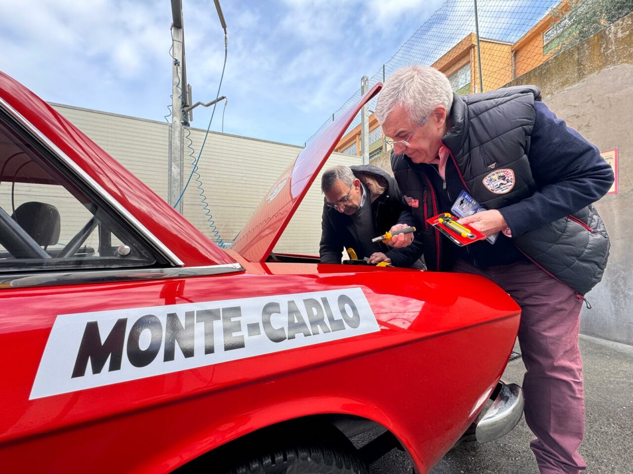 România, reprezentată la Raliul Monte-Carlo Istoric 2026. Mașinile au trecut de verificările tehnice