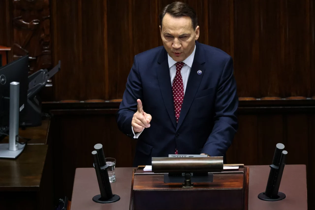 Ministrul de externe polonez transmite un mesaj alarmant în Sejm: Trebuie să fim pregătiți de război așa cum au fost bunicii noștri”