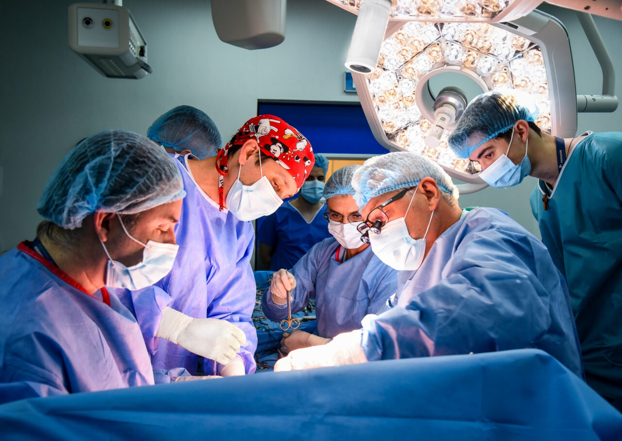 (P) Pasiunea pentru excelență în medicina privată din România. SANADOR aniversează 25 de ani de la înființare