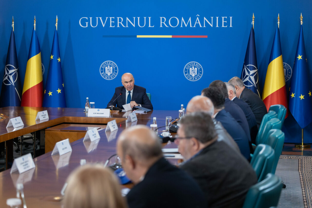 Bolojan discută cu sindicatele și patronatele măsurile de relansare economică, proiect propus inițial de PSD