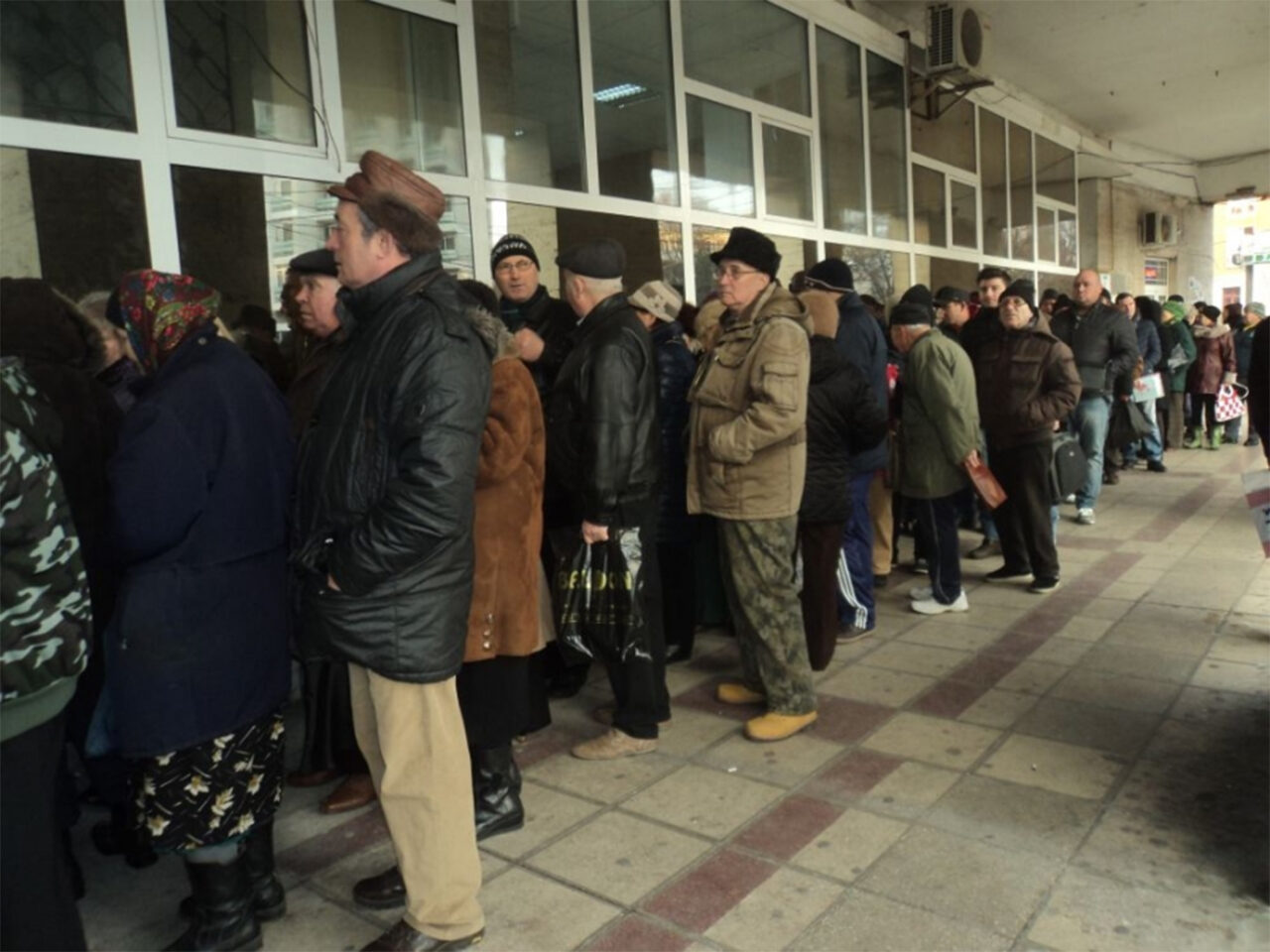 Aproape 1.000.000 de români trăiesc cu pensii mai mici de 1300 de lei. Promisiunea lui Ilie Bolojan