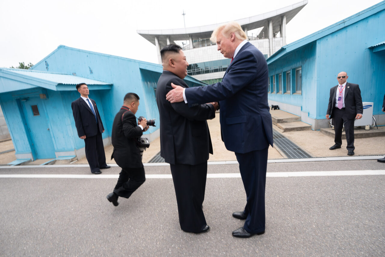Kim Jong Un își schimbă tonul față de Trump. Phenianul transmite că poate coopera cu SUA dacă Coreea de Nord este recunoscut drept o „putere nucleară”