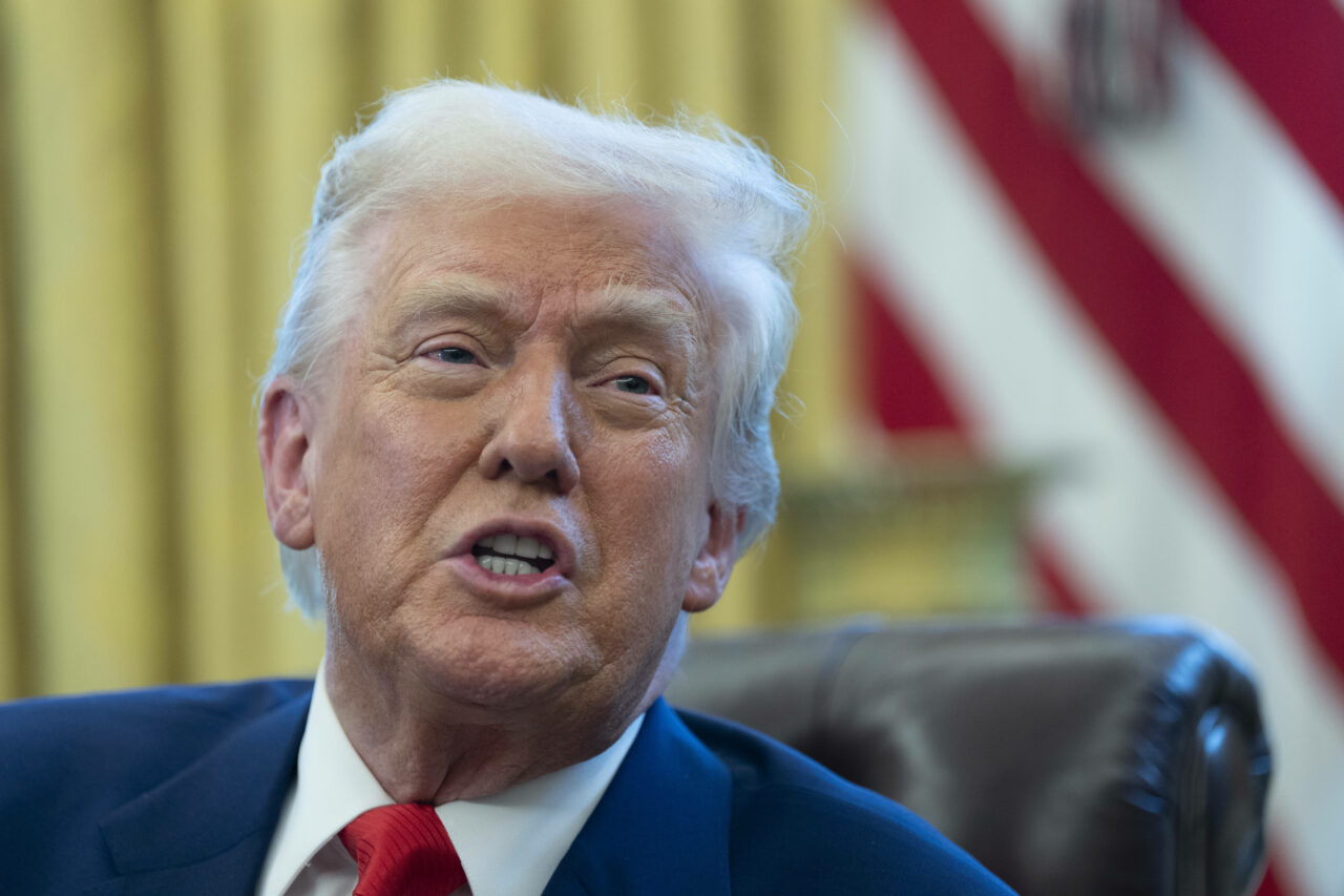 UE avertizează Washingtonul că nu va accepta noile tarife ale lui Trump, după decizia Curții Supreme a SUA: „Acordul comercial trebuie respectat”