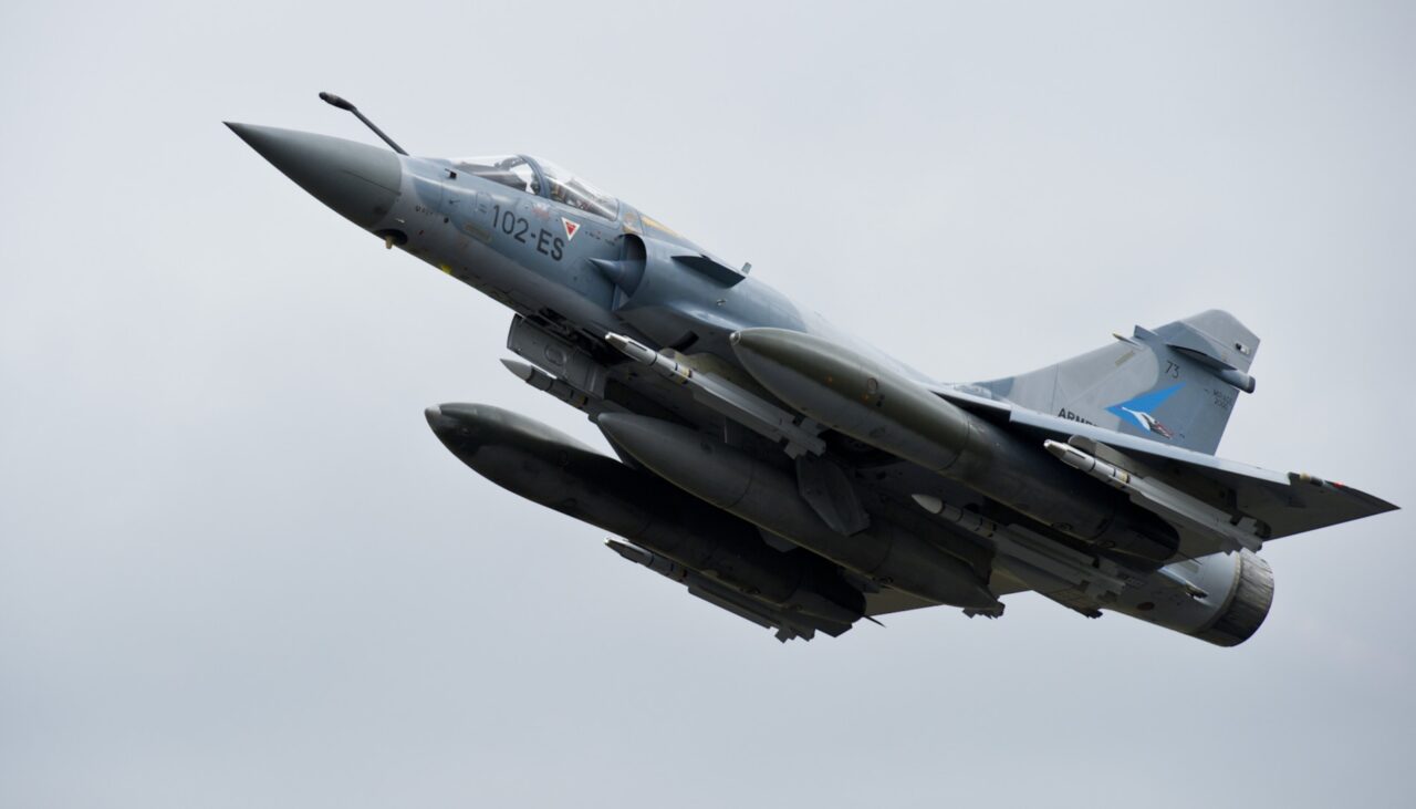 Franța accelerează cooperarea militară cu Ucraina. Parisul se pregătește să livreze Kievului avioane Mirage 2000