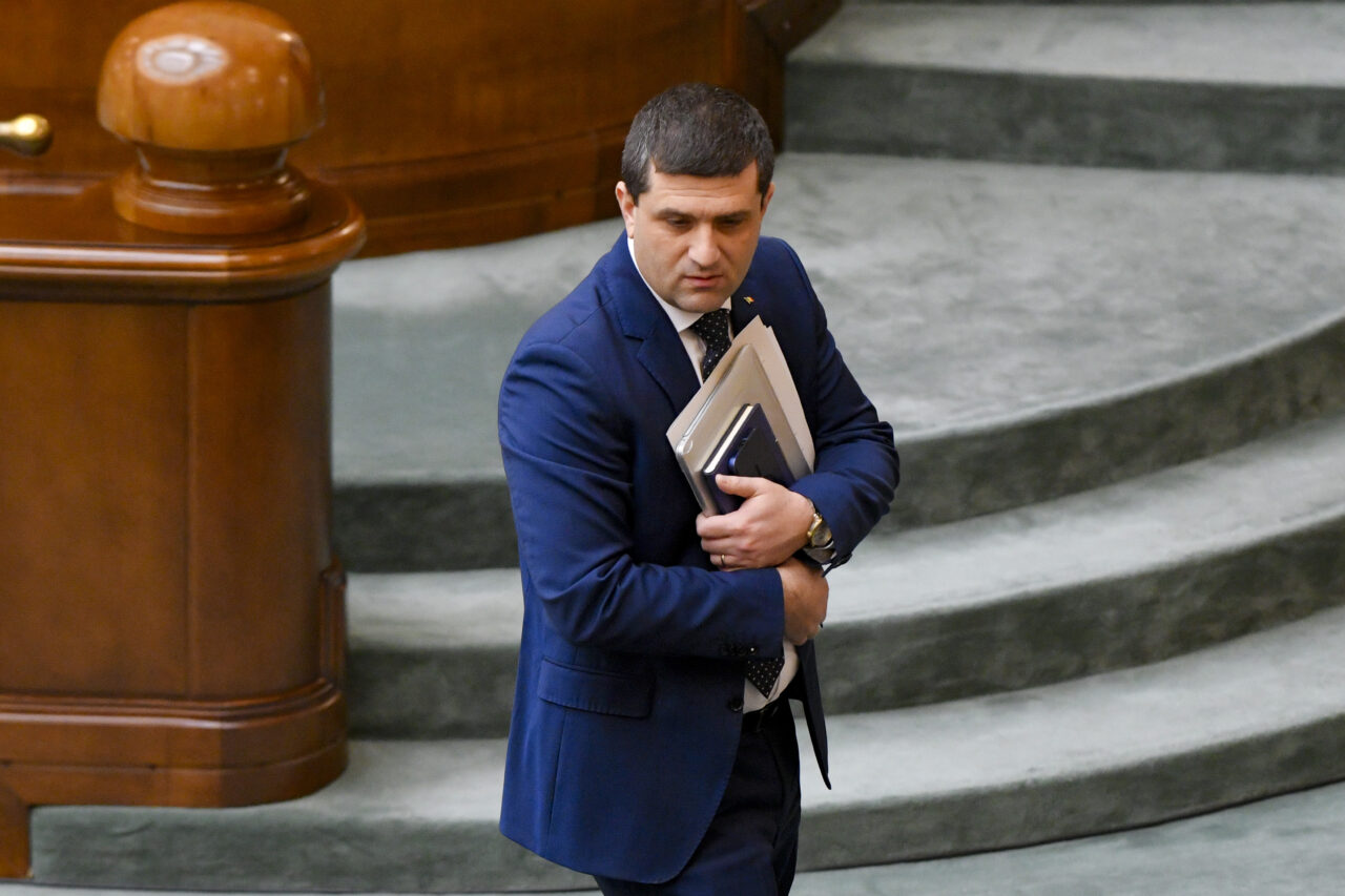 Este discutată în coaliţie tăierea normei de hrană a militarilor. Ministrul Miruţă spune că „nu se poate elimina ceva ce există de la 1859”