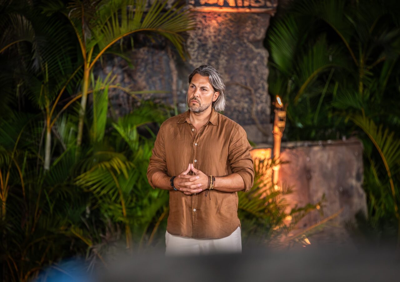 Cine l-a însoțit pe Adi Vasile, prezentatorul ”Survivor”, la filmări. ”Nu va fi ușor când va pleca acasă”