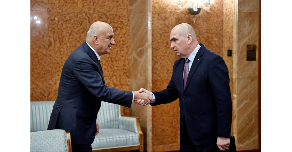 Negocierile pentru preluarea Azomureş au ajuns la guvern. Reprezentanţii Romgaz şi Ameropa s-au întâlnit cu premierul Bolojan