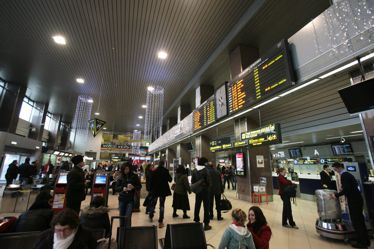 Un avion cu 183 de cetățeni români din Qatar va ateriza duminică la București. Aeronava decolează din Arabia Saudită