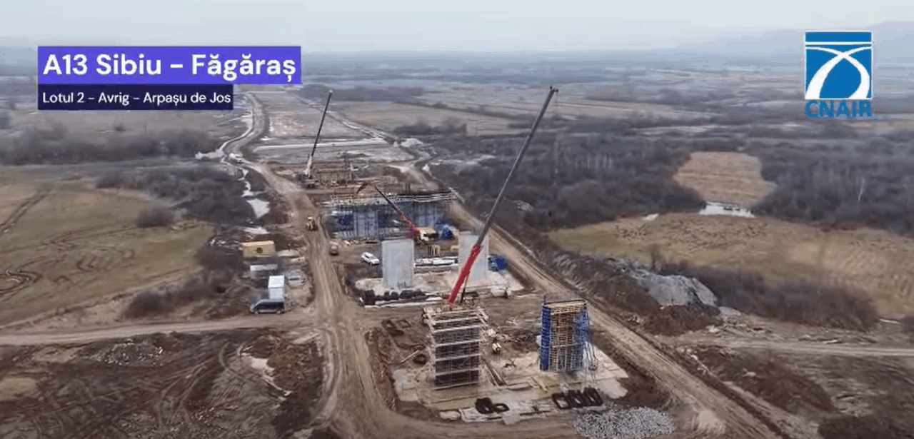 Cristian Pistol(CNAIR) arată cum evoluează lucrările de pe Autostrada Sibiu Făgăraş, Tronson 2. Constructorul a realizat 21% din 20 km
