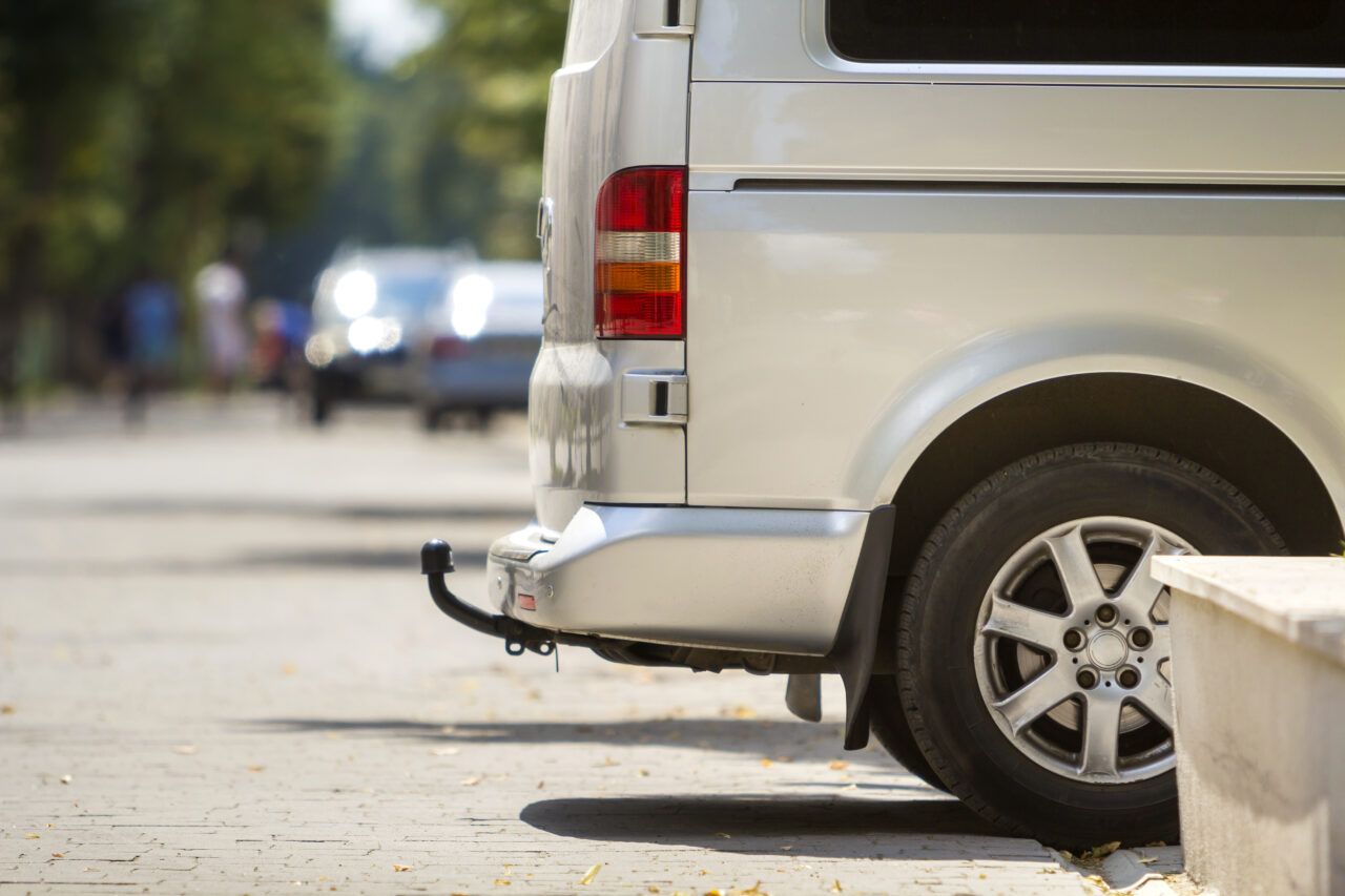 Val de glume pe internet după ce un internaut a postat „un dric cu etaj”. Cum arată mașina