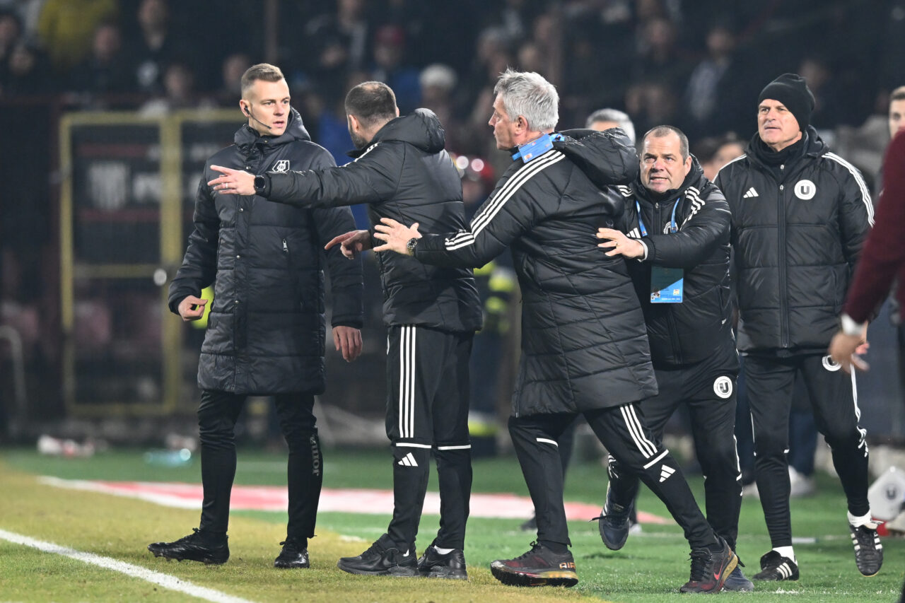 Bătaie la final de meci în Superliga! Bergodi a sărit la gâtul lui Cordea și a ieșit un imens scandal
