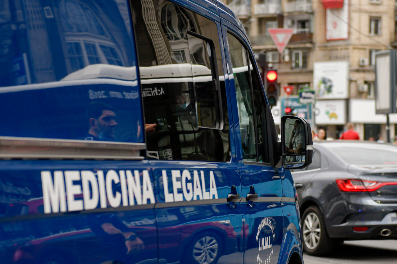 Descoperire morbidă în curtea spitalului din Medgidia. Un bărbat a fost găsit mort