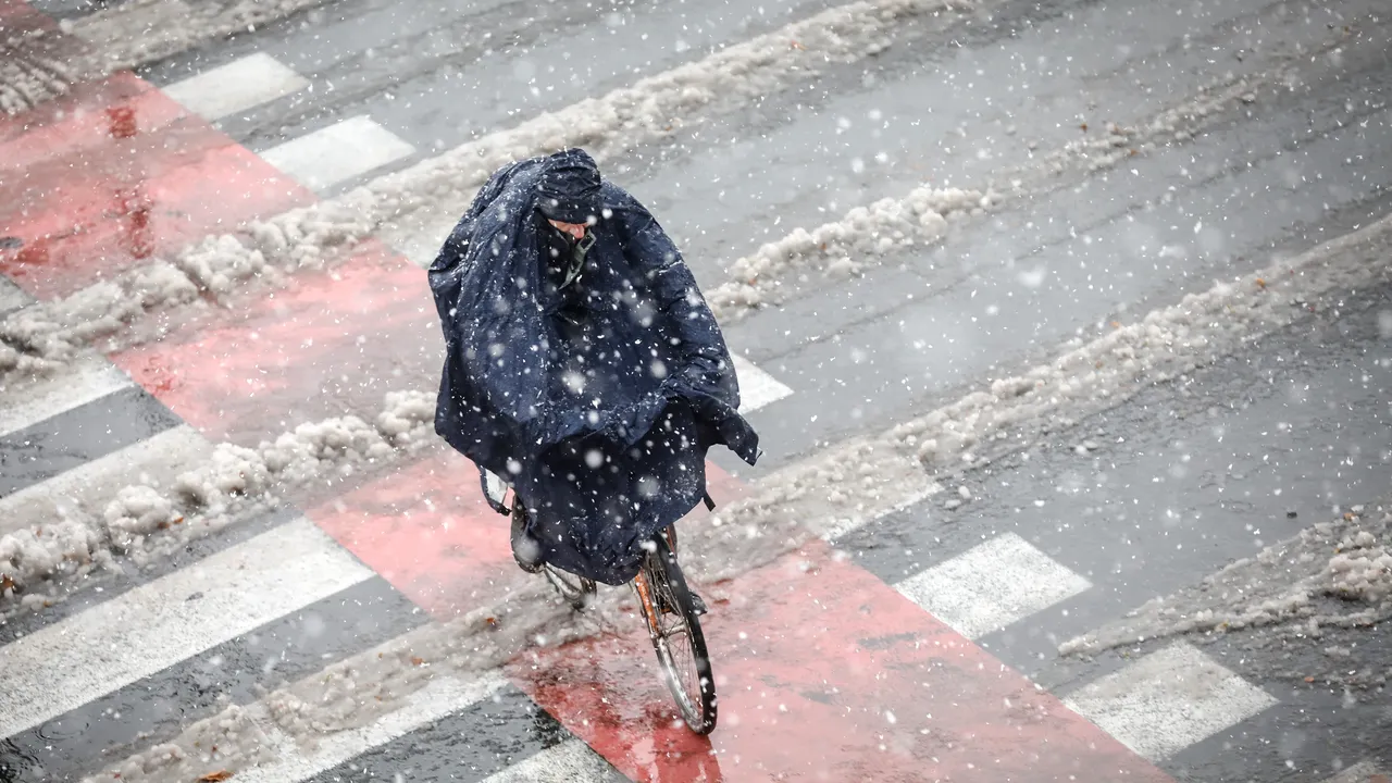 Când scăpăm de ger, viscol și polei? Meteorologii ANM au schimbat prognoza