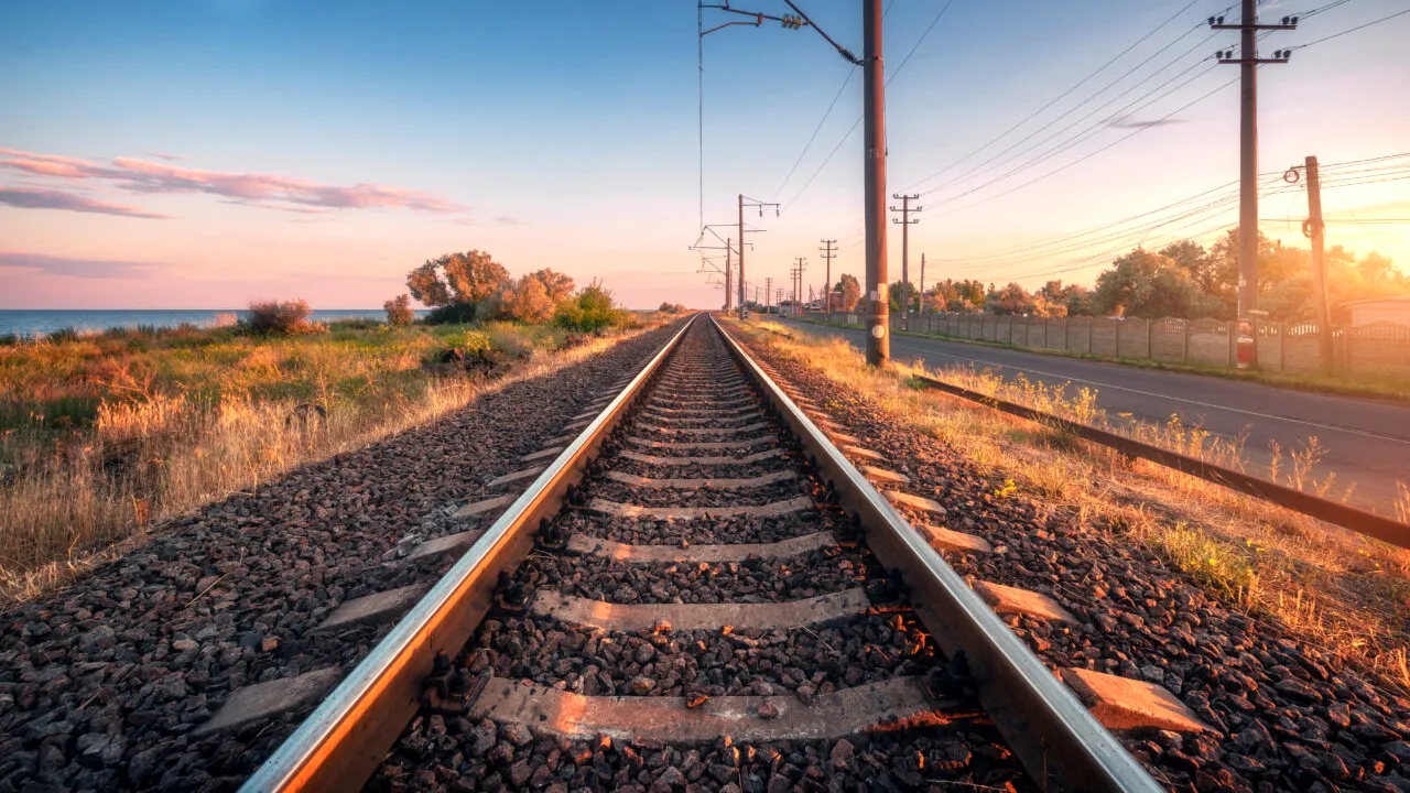 Circulație blocată pe calea ferată în zona Craiovei timp de două săptămâni. Ce rute sunt afectate