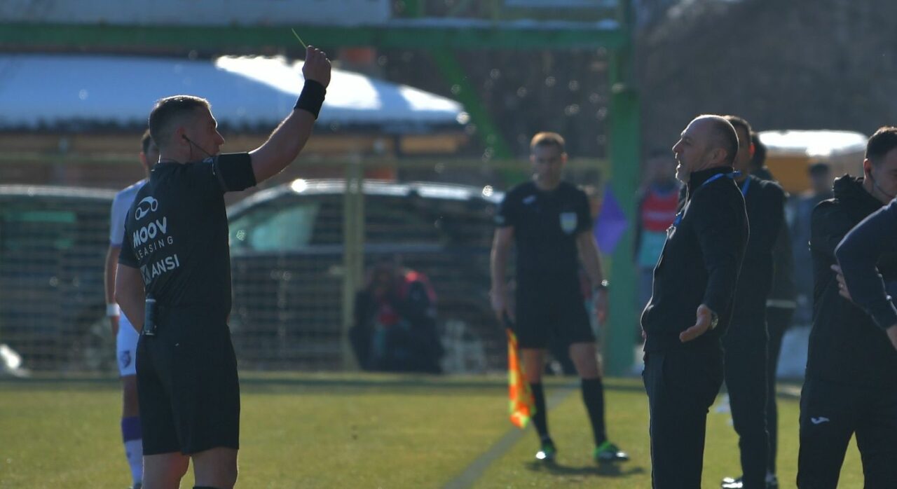 FC Argeș, aproape de play-off după ce a învins Farul. Bogdan Andone, ELIMINAT de Istvan Kovacs