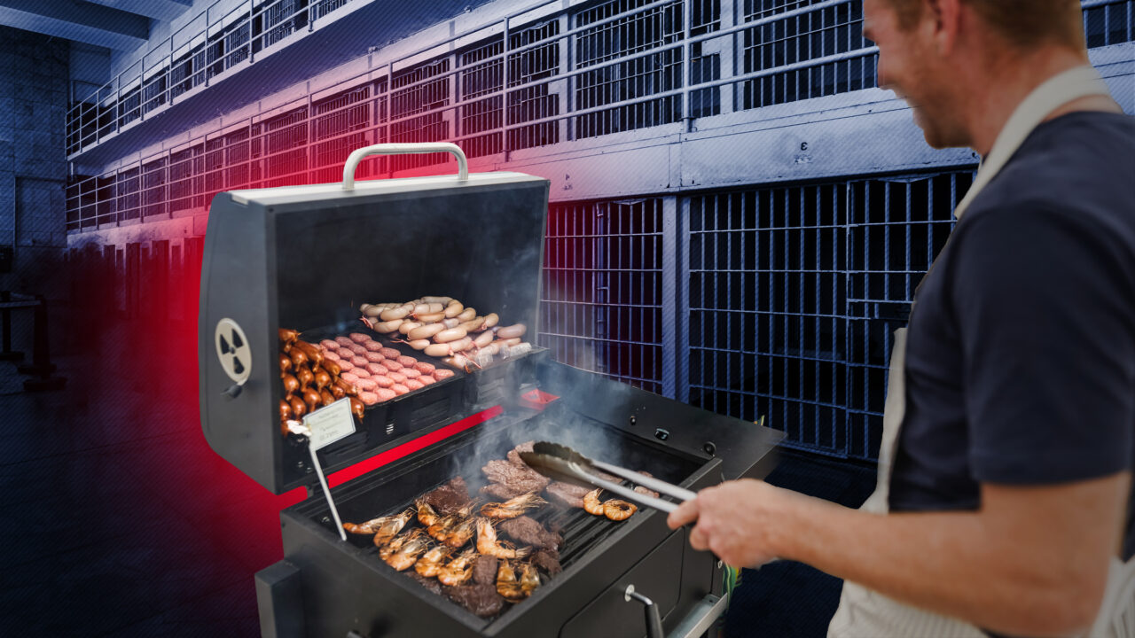 NOU! Catering la Jilava. Creveții, Pomana Porcului și pastrama, cele mai livrate meniuri către clienții stabilimentului