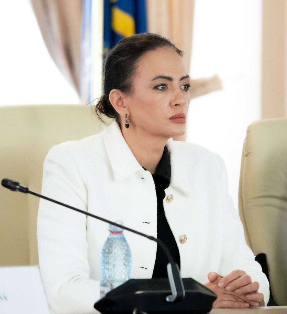 Românii cred că ruşii ne-au anulat alegerile, americanii spun că europenii şi-au băgat coada. O comisie a deputaţilor vrea să afle adevărul