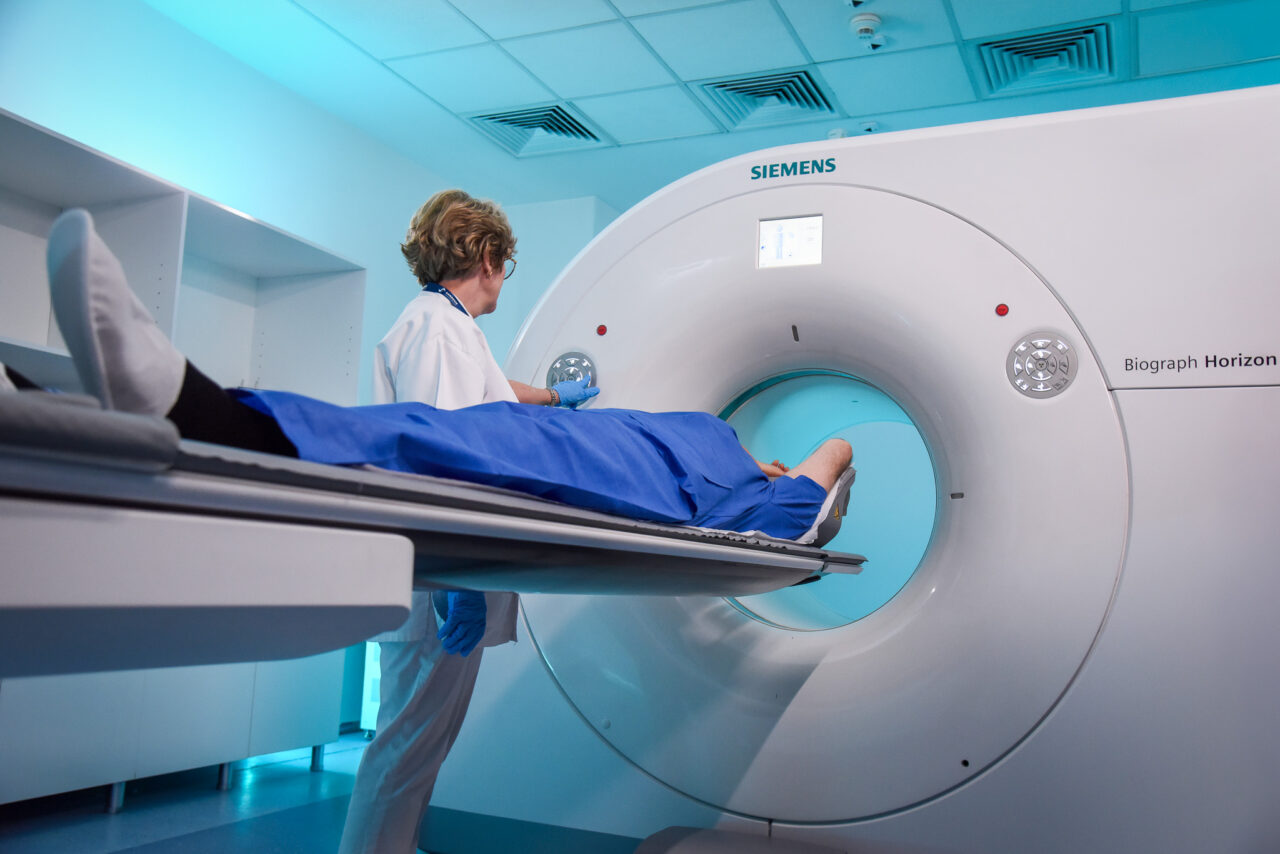 (P) Progres major în diagnosticul avansat al cancerului de prostată SANADOR introduce examenul PET-CT PSMA, în premieră pentru România