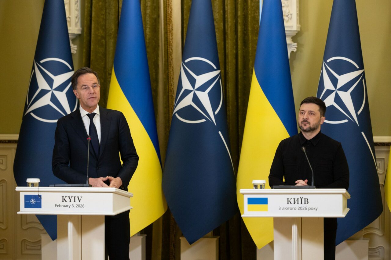 Zelenski acuză Rusia că a încălcat „armistițiul energetic“ cerut de Trump. „Nimeni nu are de gând să cedeze“. Alertă aeriană la Kiev în timpul vizitei șefului NATO