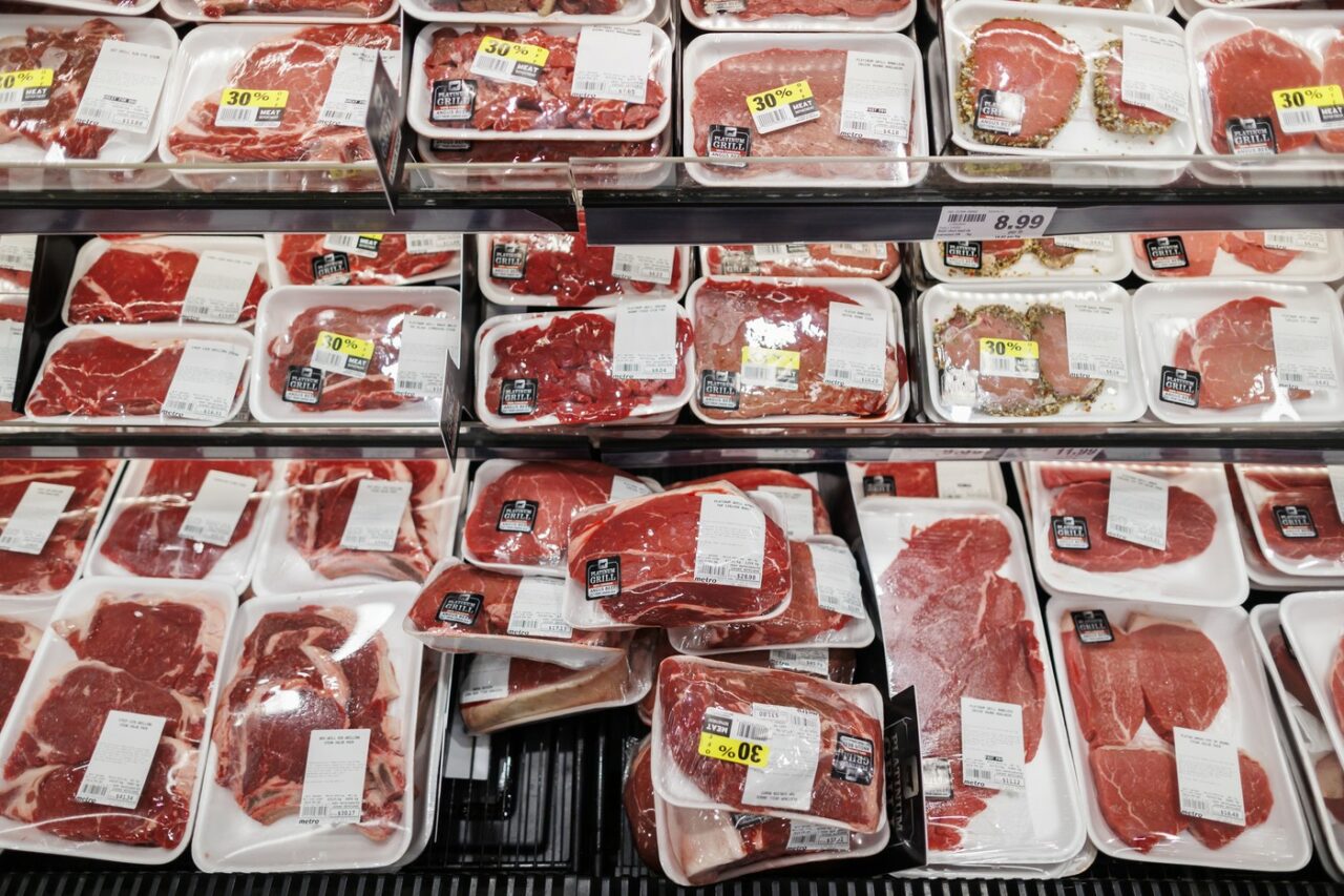 Hormon interzis în UE, găsit în carne de vită adusă din Brazilia. Zeci de tone au ajuns deja pe piață