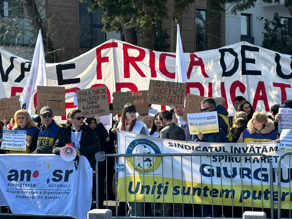 Lovitură dură pentru profesori. Rămân fără gradația de merit. Ce prevede noua lege a salarizării bugetare