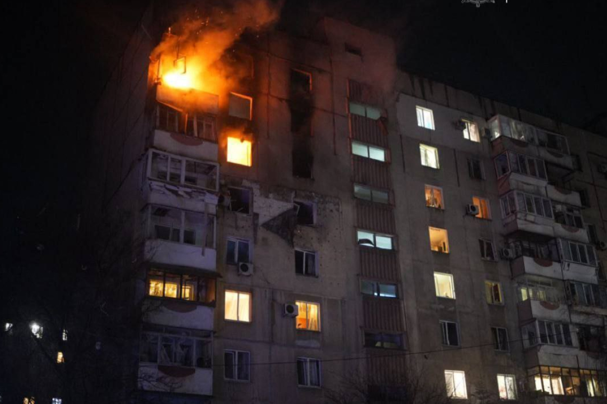 Noapte de foc în Ucraina. Ploaie de drone și rachete în Kiev, Harkov și Zaporojiei. Zeci de civili răniți și blocuri de locuințe, grav aviariate