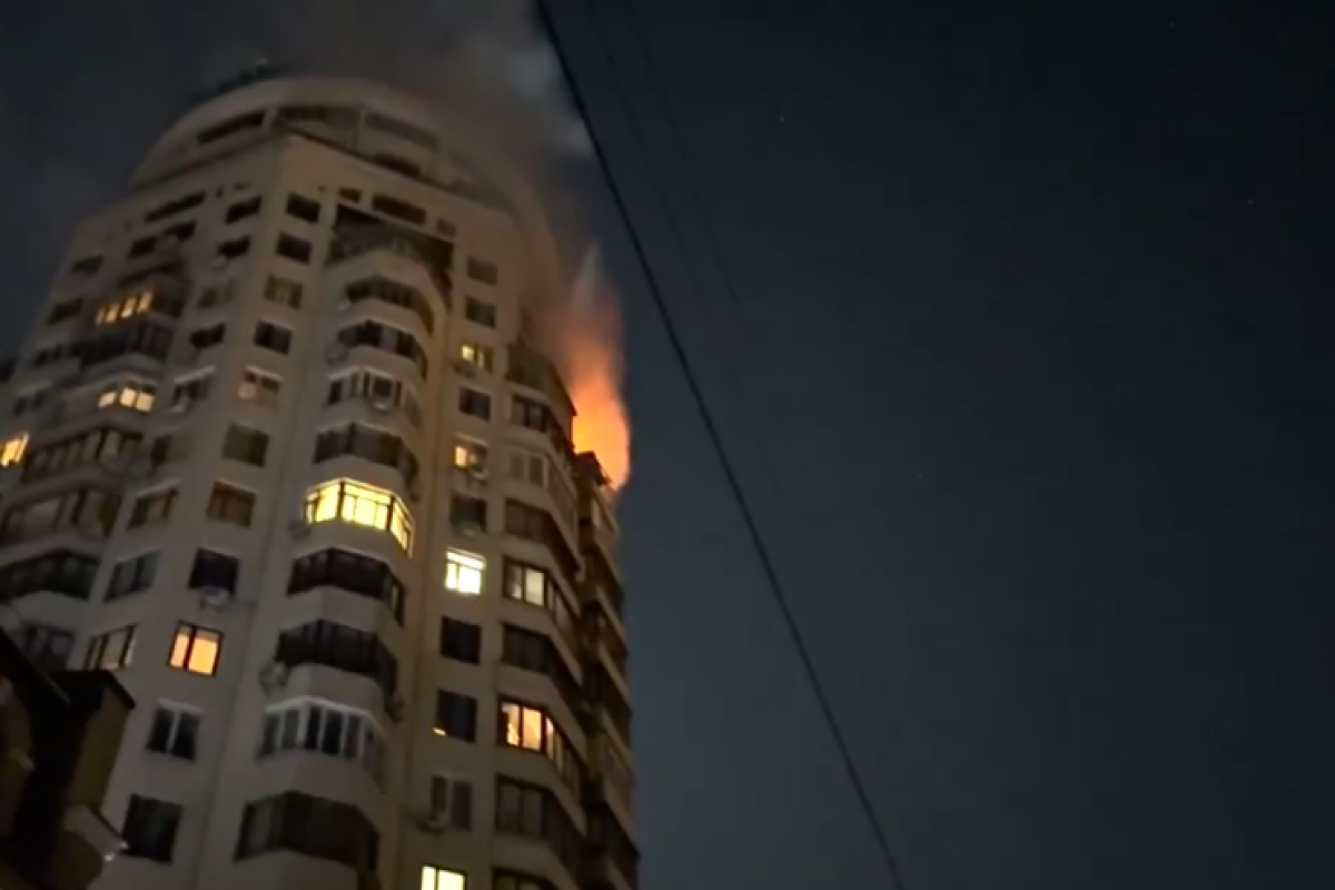 Atac masiv rusesc cu rachete balistice și sute de drone asupra Kievului. Cel puțin trei victime și blocuri de locuințe, puternic avariate în plin ger