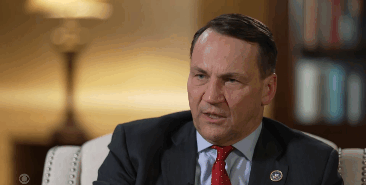 Uniunea Europeană finanțează războiul din Ucraina în întregime, spune ministrul de externe al Poloniei, Radosław Sikorski, într-un interviu pentru CBS