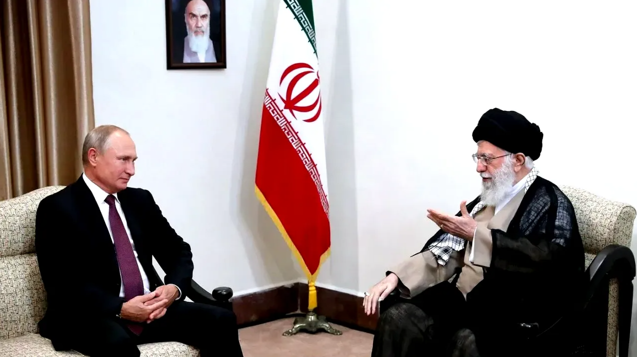 Dezvăluiri The Telegraph: Rusia ar fi trimis miliarde de dolari cash Iranului pentru a sprijini regimul lui Khamenei. Cum au fost transportate tonele de bancnote