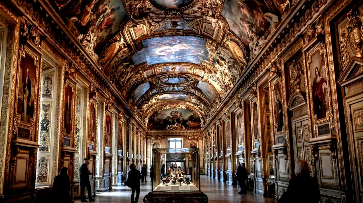 „Blestemul“ de la Luvru: După jafuri, scandaluri și greve, muzeul este afectat de o „scurgere majoră de apă”. Mai multe săli închise. Opere celebre deteriorate