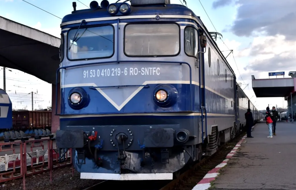 Trenurile circulă în condiții de iarnă. Ce anunț a făcut CFR pentru călători
