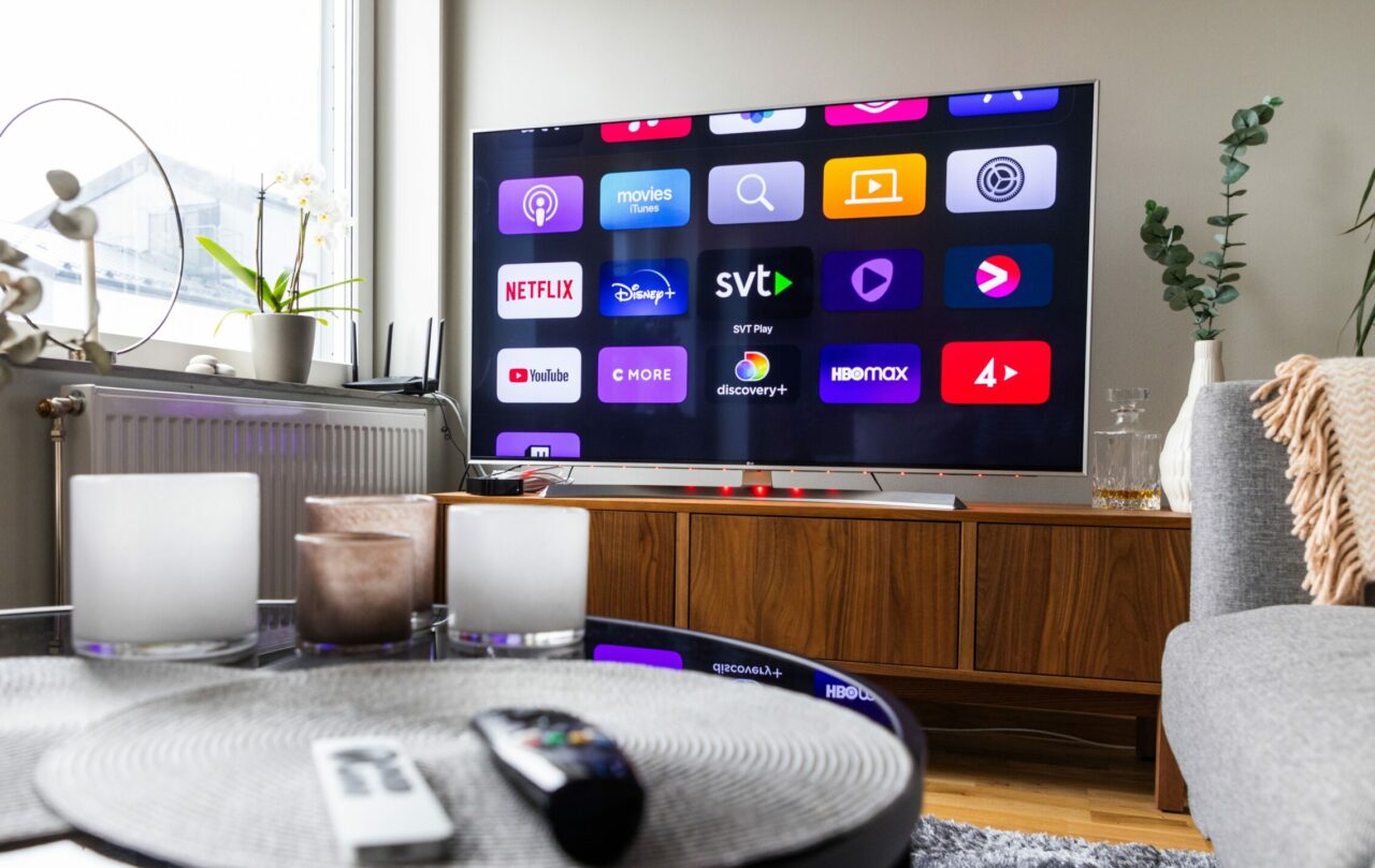 Serialul tulburător care este disponibil, acum, și în România. Pelicula este adaptată după cartea unui laureat al Premiului Nobel pentru Literatură