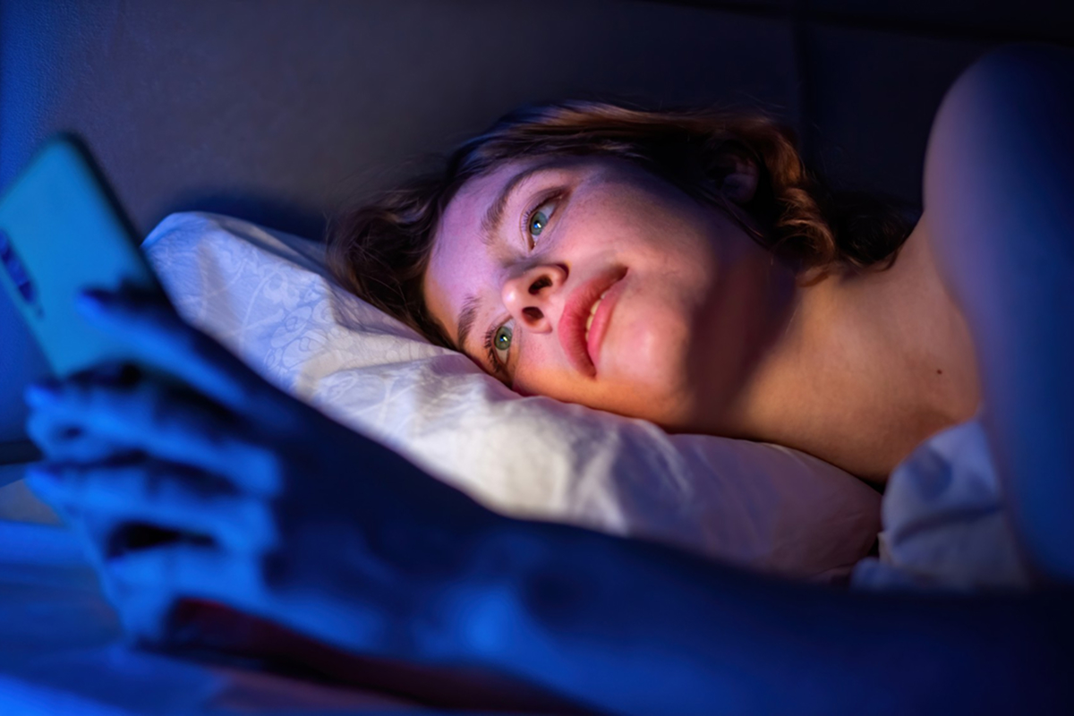 Somnul deficitar crește puternic riscul de infarct și AVC. Ce pot face „păsările de noapte” pentru a-și proteja inima