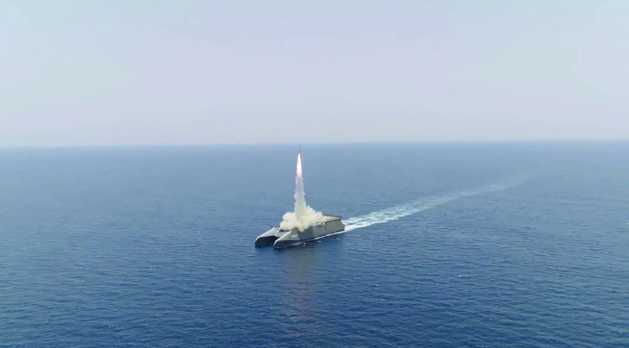 Lovitură de proporții a Iranului. Embargou petrolier prin închiderea strâmtorii Ormuz, principala arteră de transport pentru petrolul țărilor arabe