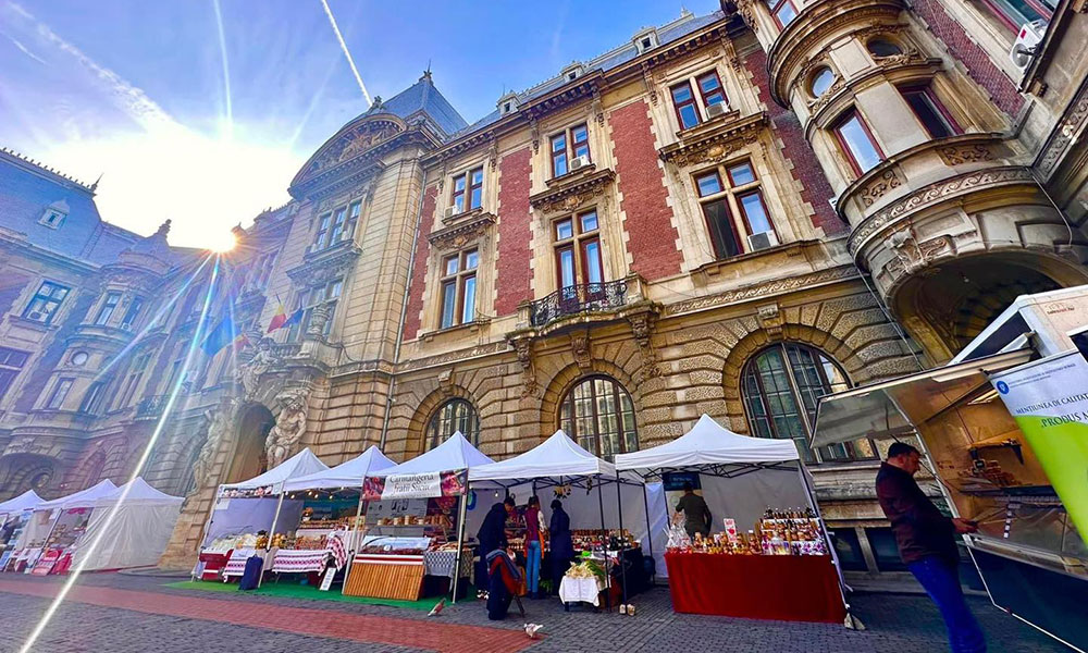 Prețurile de la Târgul de Mărțișor. Cât costă poalele-n brâu sau chipsurile de șorici