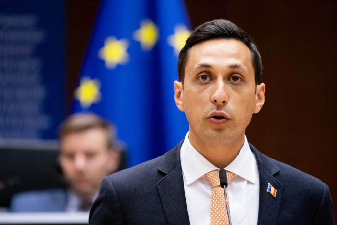 Vlad Gheorghe, consilierul lui Bolojan, ridiculizează PSD: „Nu-i mai crede nimeni că pleacă”. Nici Grindeanu nu a scăpat de ironiile consilierului