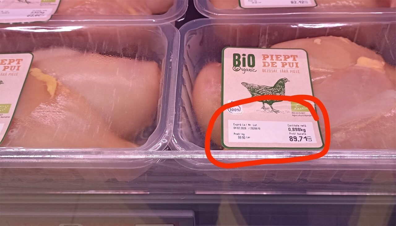 Pui la 99.90 lei/kg în România. Imagini realizate de o clientă iritată: „Cum să fii de acord cu ce se întâmplă în țara asta?” 
