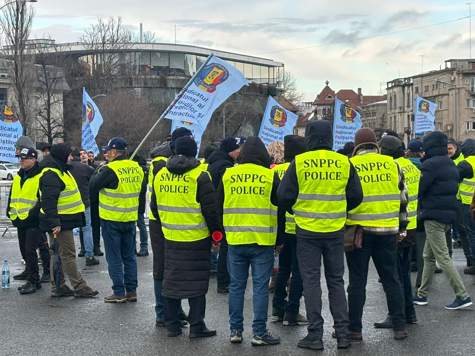 Proteste ale polițiștilor împotriva pensiilor militare