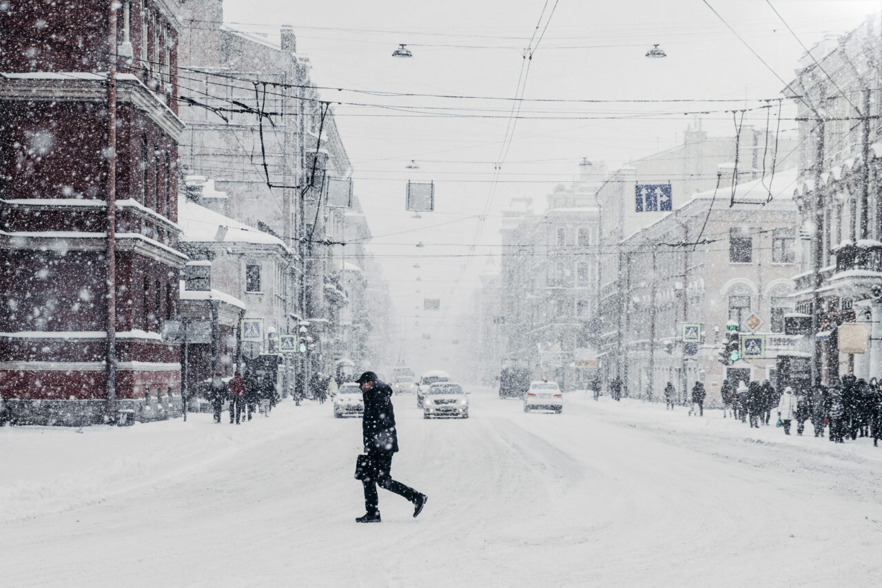 Avertismentul MAI pentru populație în timpul codului galben de viscol și ninsori. Ce măsuri au luat autoritățile