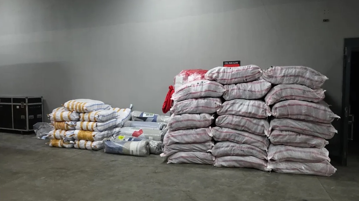 Saci misterioși apăruți pe stadionul unde se joacă Turcia – România. Ce pregătesc organizatorii înaintea duelului decisiv pentru calificarea la C.M.