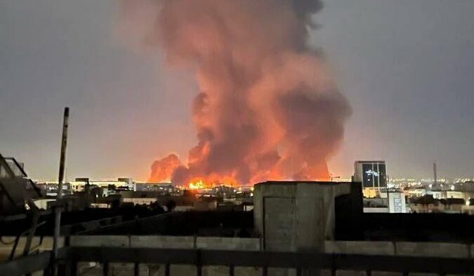 Israelul lansează atacuri „la scară largă” asupra Teheranului. Trump i-a cerut Iranului „capitulare necondiționată”