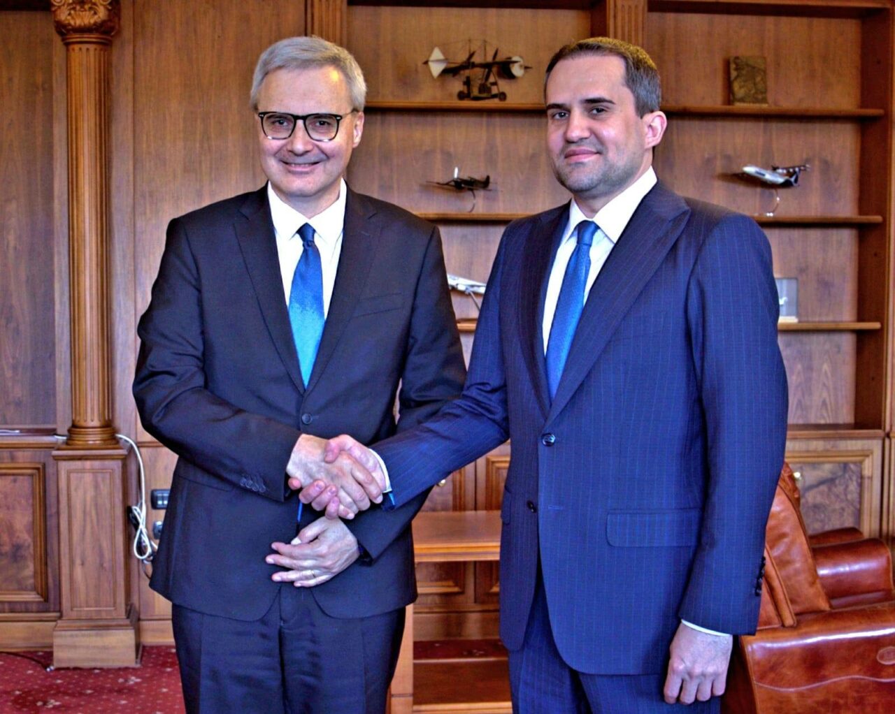 Ministrul Transporturilor s-a întâlnit cu ambasadorul Franței. Dezvoltarea unui hub logistic, pe agendă