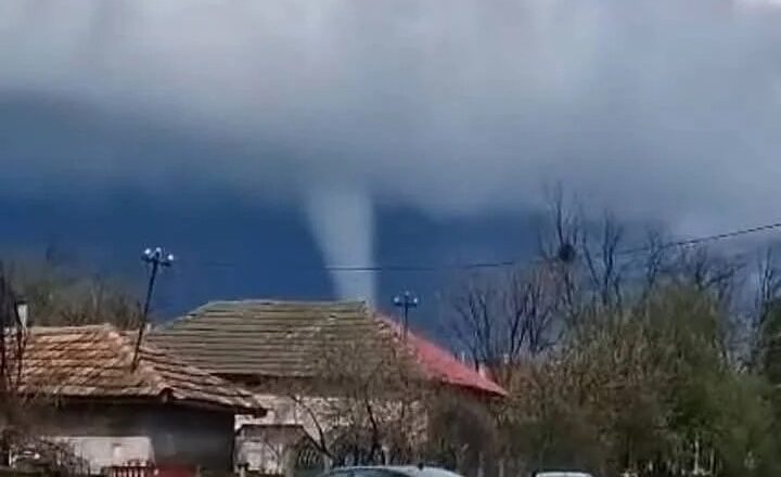 A fost sau nu tornadă în Teleorman? Meteorologii fac lumină în cea mai aprinsă controversă a momentului