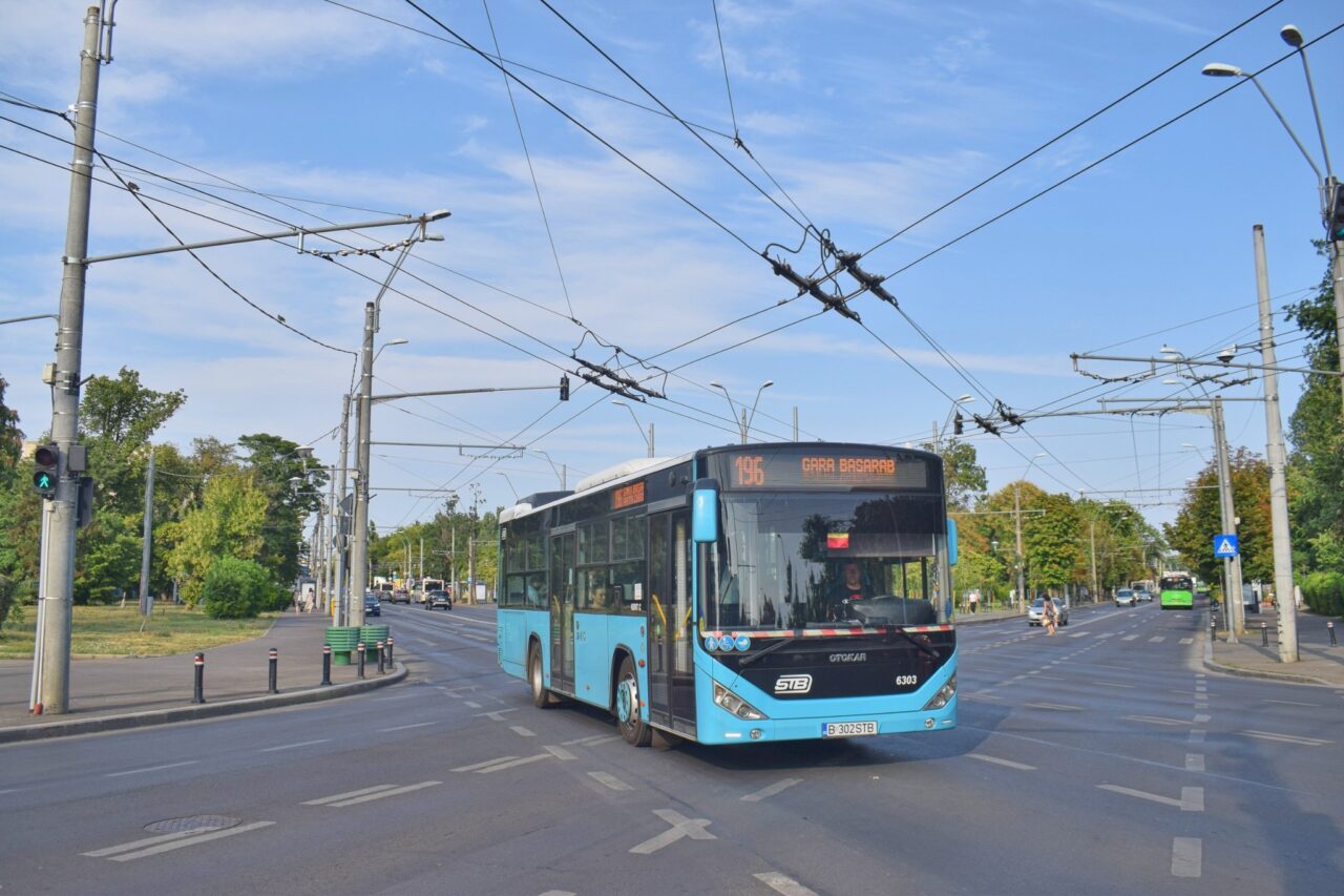 Schimbări pe traseele mijloacelor de transport în comun din București, începând de mâine