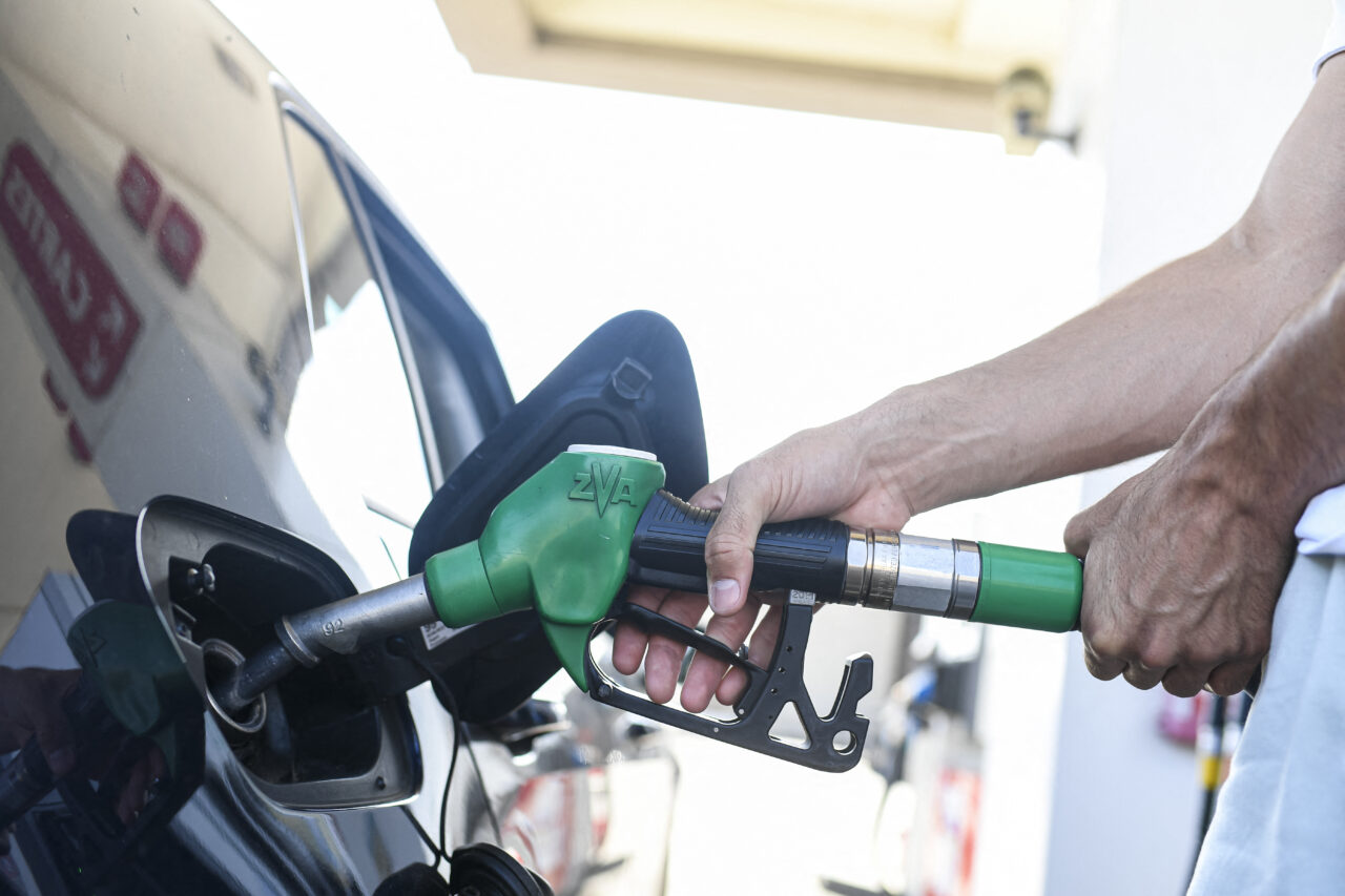 Coaliția a decis să nu decidă nimic legat de criza carburanților. „Principala măsură luată în calcul este reducerea accizei la carburanți”